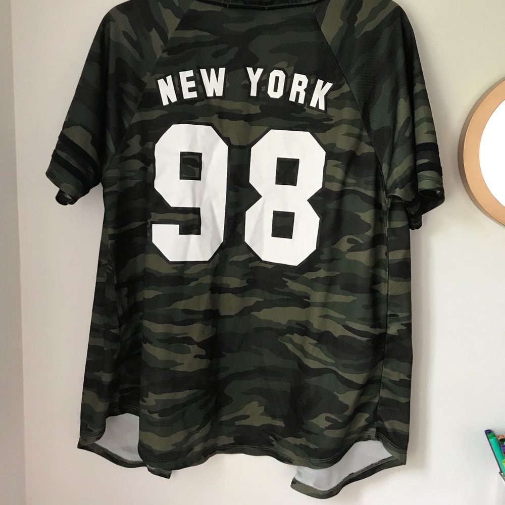 FOREVER 21 camo jersey button up t shirt